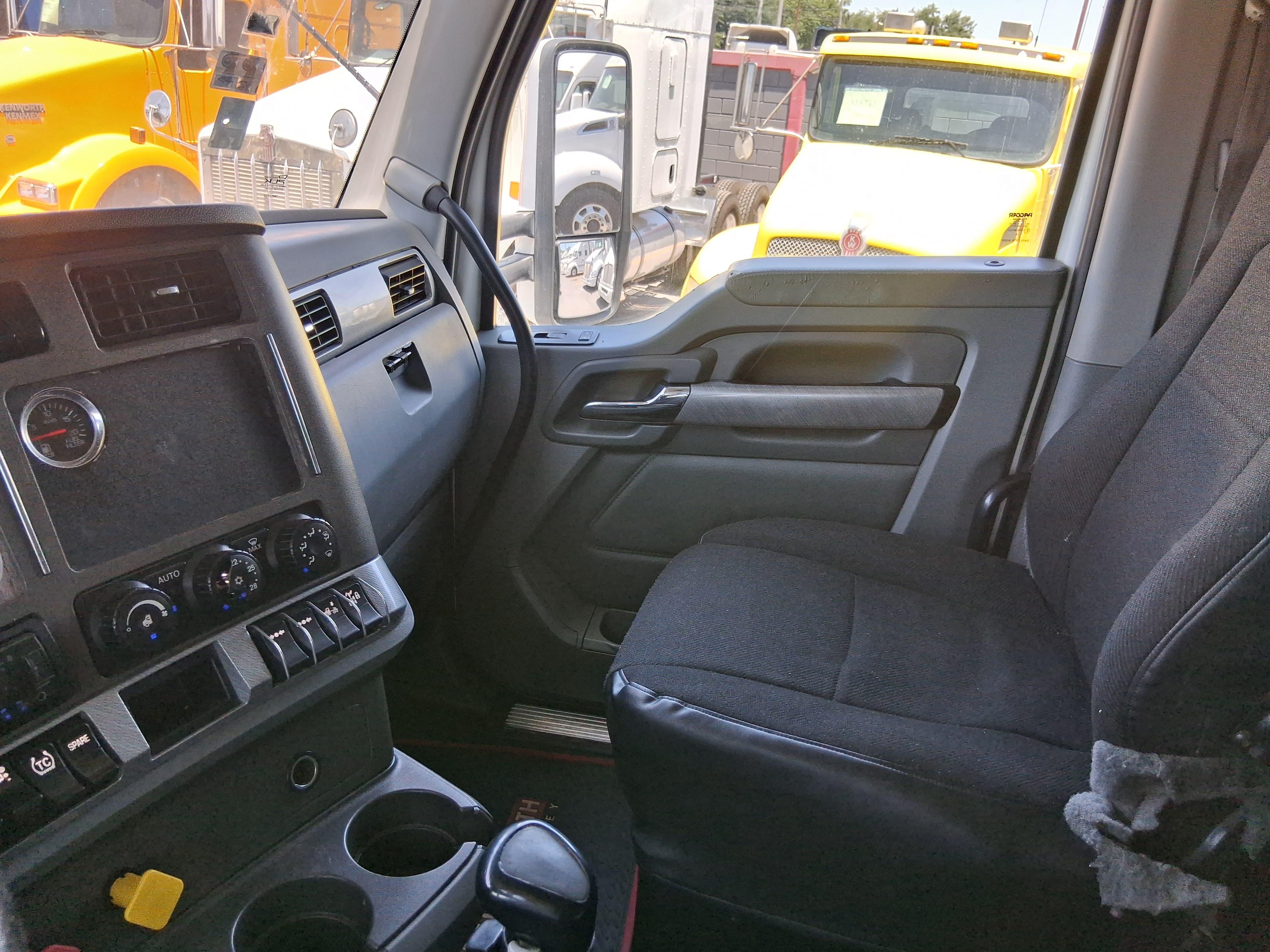 Kenworth T680 MX13 Paccar